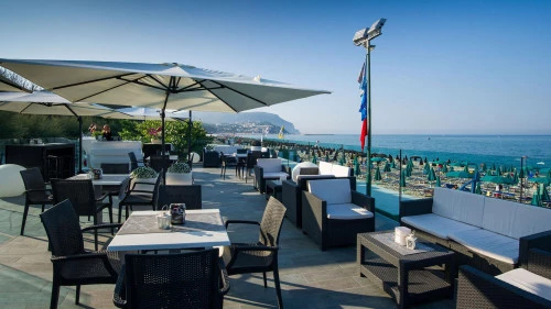  Terrazza Ristorante La Perla 