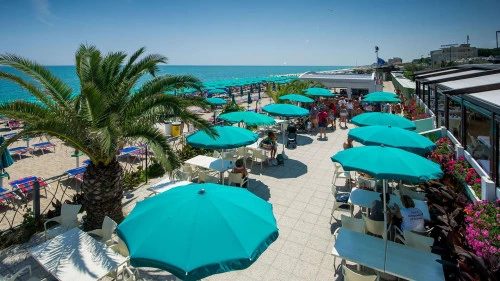 Spiaggia Ristorante La Perla 